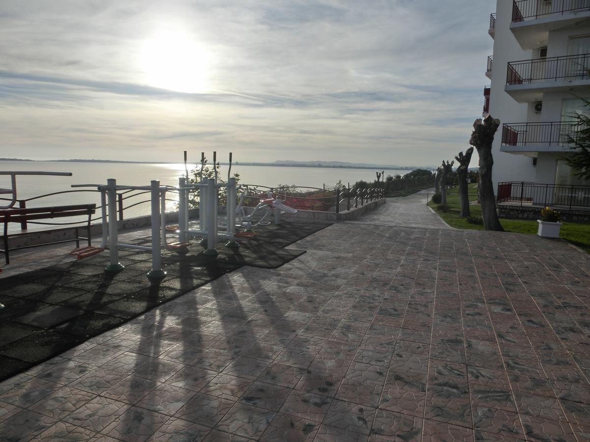 Sea View Crown Apartment On Complex With Pools And Beach, Sveti Vlas Esterno foto