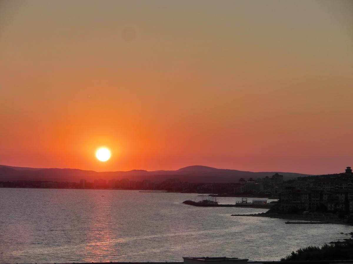 Sea View Crown Apartment On Complex With Pools And Beach, Sveti Vlas Esterno foto