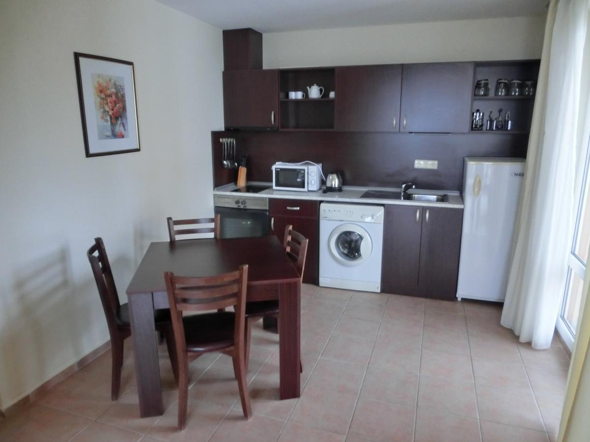 Sea View Crown Apartment On Complex With Pools And Beach, Sveti Vlas Esterno foto