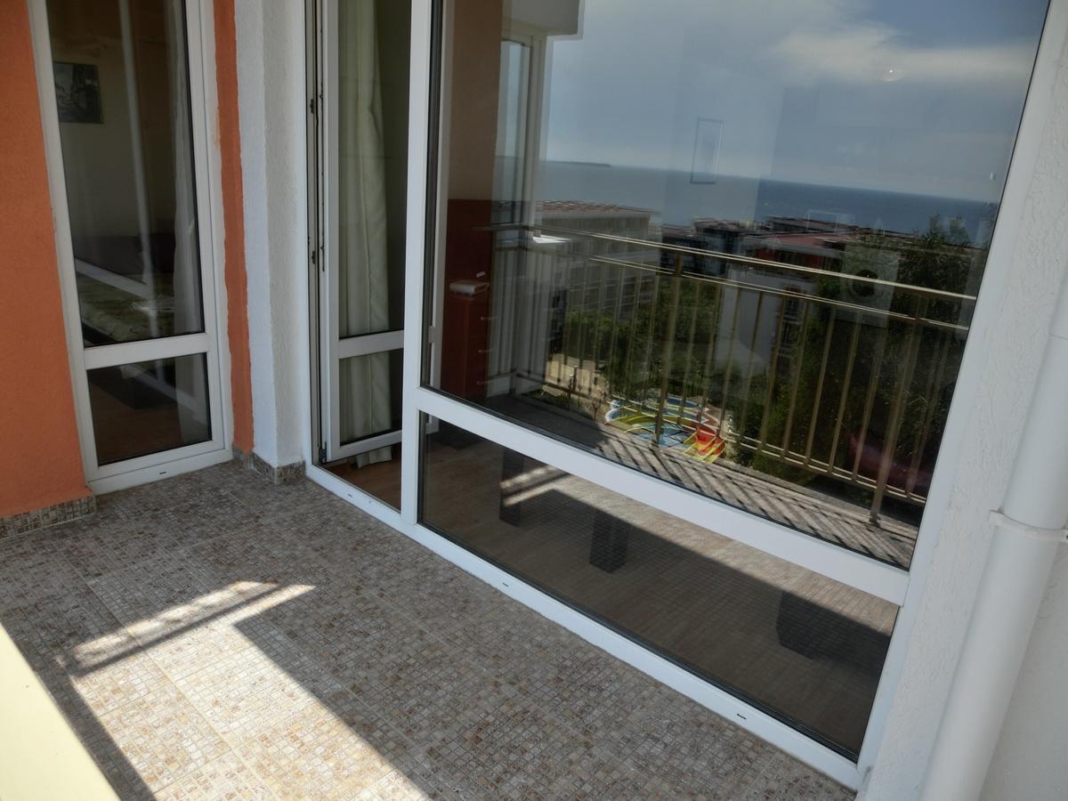 Sea View Crown Apartment On Complex With Pools And Beach, Sveti Vlas Esterno foto