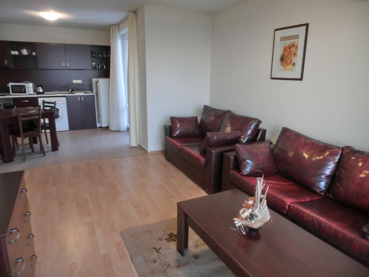 Sea View Crown Apartment On Complex With Pools And Beach, Sveti Vlas Esterno foto